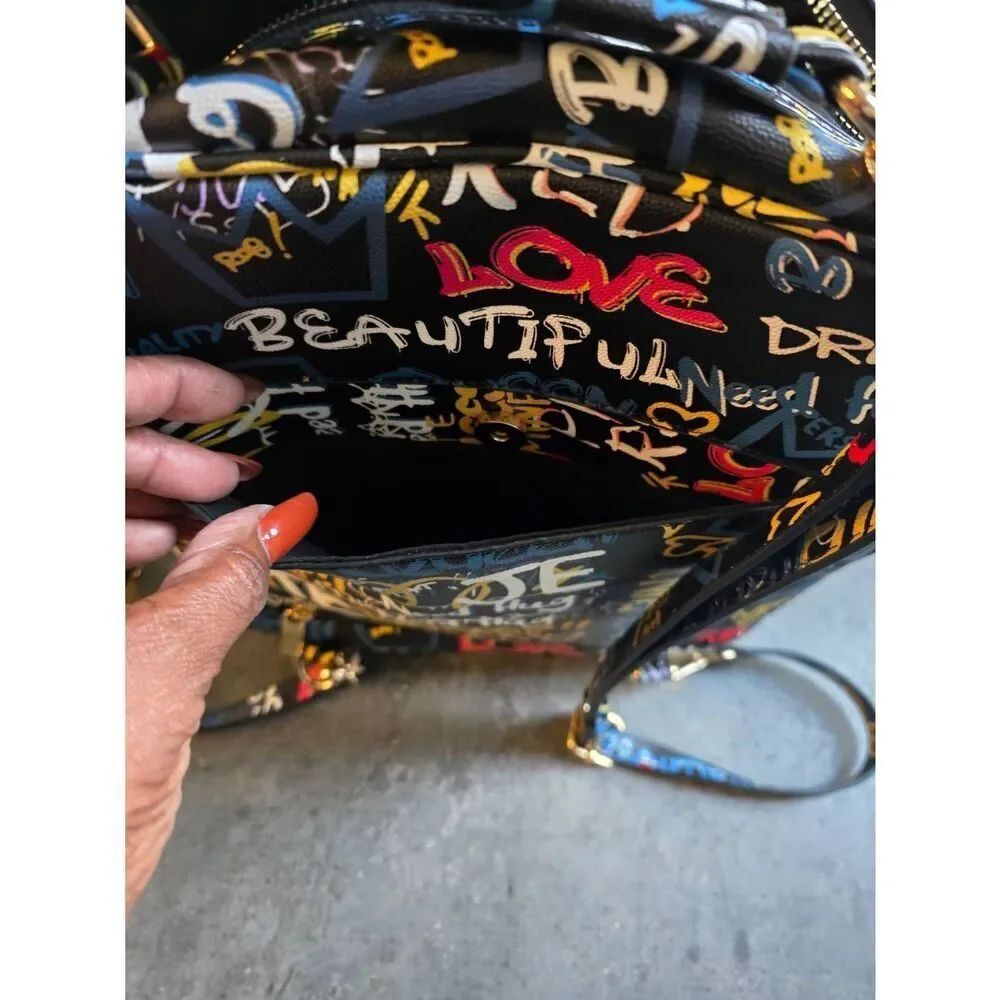 Graffiti Backpack - Picture 7 of 9
